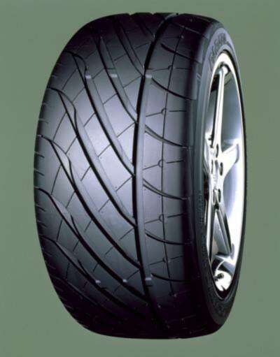 225/40R18 92W Yokohama PARADA