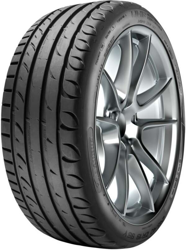 245/35R18 92Y Taurus ULTRA HIGH PERFORMANCE XL