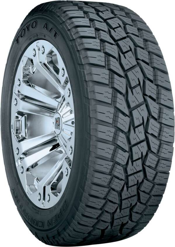 215/70R16 100H Toyo Open Country A/T+ 